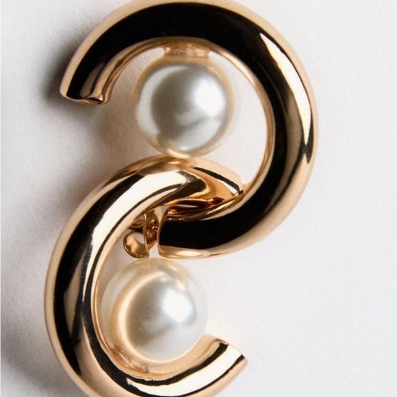 Zara Hoop & Pearl Earrings NWT. ✨🔥💖💖 - Picture 2 of 6
